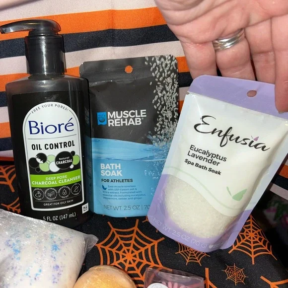 Skin Care Bundle 🧴🛁 All New With Tags - Picture 7 of 11